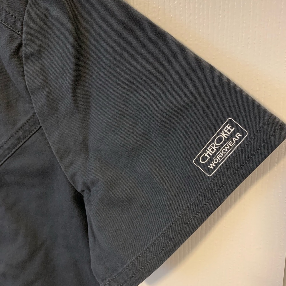Cherokee Grey Scrub Top - Picture 3 of 6